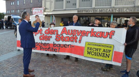 Protest gegen 13. Stuttgarter Immobiliendialog